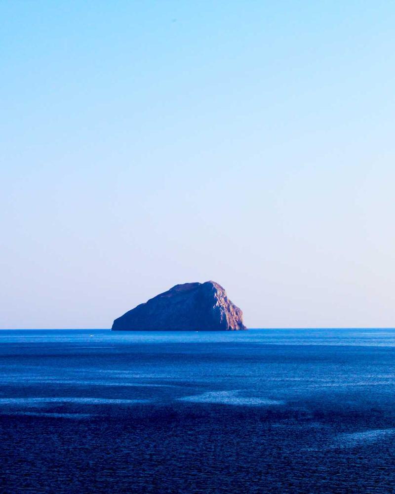 Rainbow six-layer birthday cake